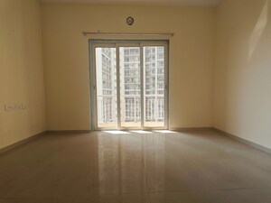 Room in 2 BHK Apartment at Indiabulls Greens, New Panvel – for Sale