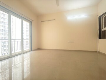 Room in 2 BHK Apartment at Indiabulls Greens, New Panvel – for Sale