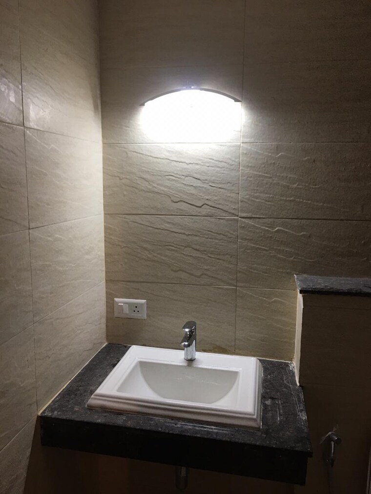 Bathroom, puri-anand-villas-phase-ii 3 Bedroom 1940 Sq.Ft. Apartment In Sector 81 Faridabad 9488418