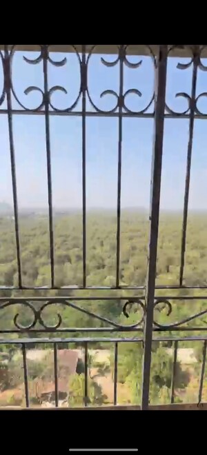 Balcony in 4 BHK Apartment at Lokhandwala Complex – for Rent