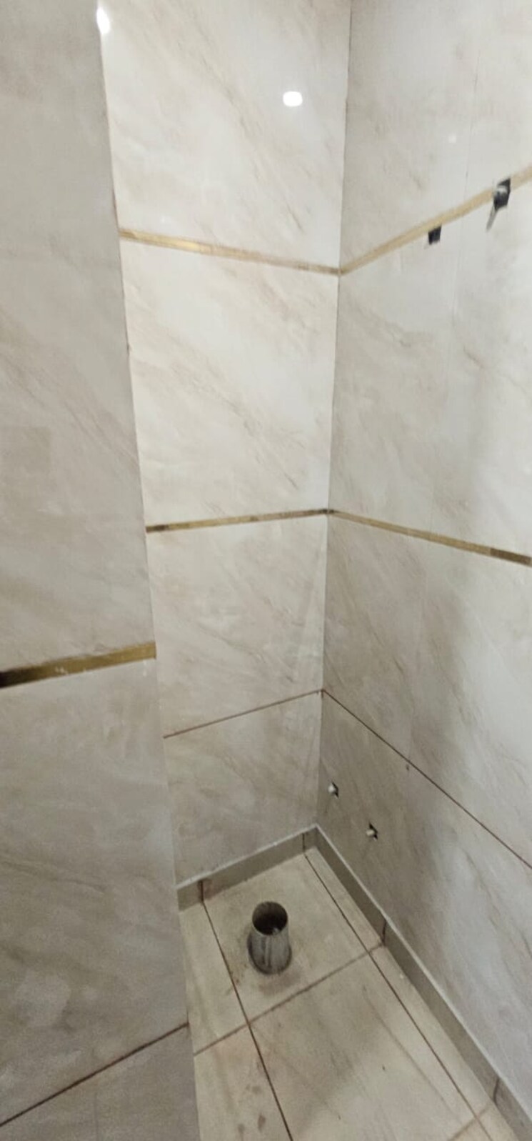 Bathroom, vipin garden 2 Bedroom 65 Acre Builder Floor In Vipin Garden Delhi 9488425