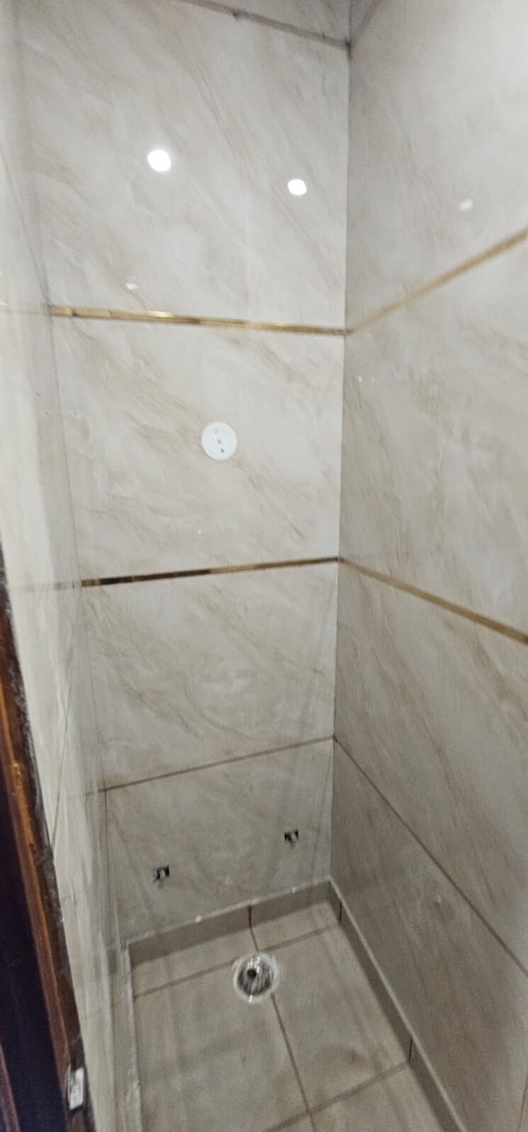 Bathroom, vipin garden 2 Bedroom 65 Acre Builder Floor In Vipin Garden Delhi 9488425