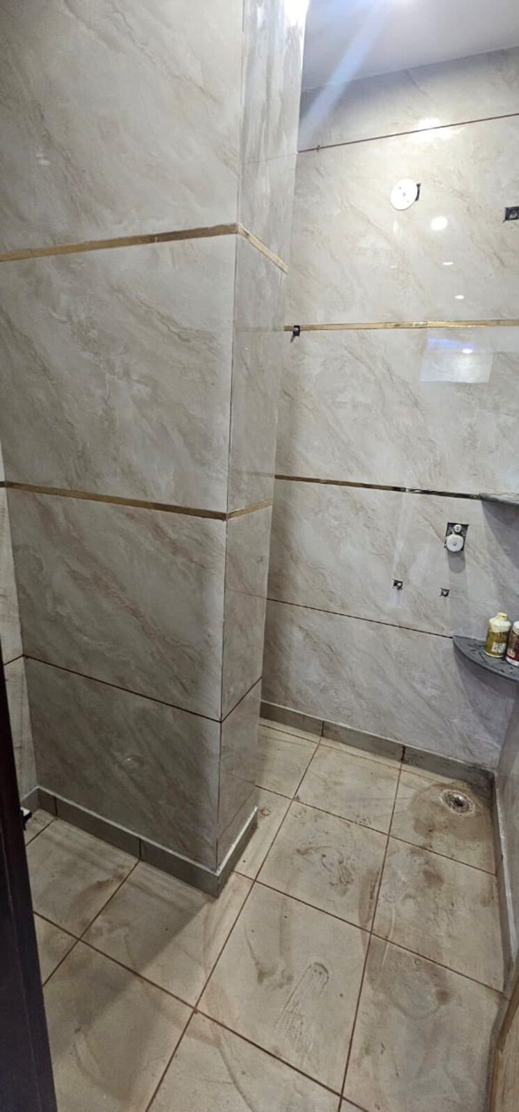 Bathroom, vipin garden 2 Bedroom 65 Acre Builder Floor In Vipin Garden Delhi 9488425