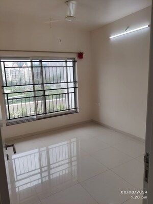 Room in 3 BHK Apartment at Godrej Rejuve, Mundhwa – for Rent