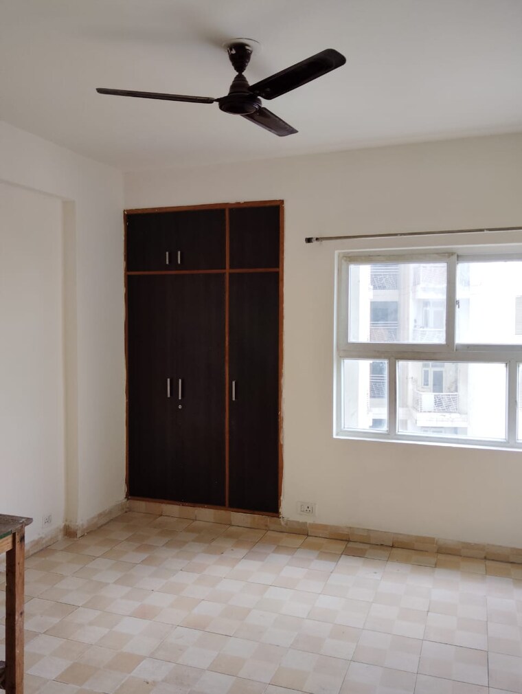 Room, sector 16 3 Bedroom 2150 Sq.Ft. Independent House In Sector 16 Faridabad 9488454
