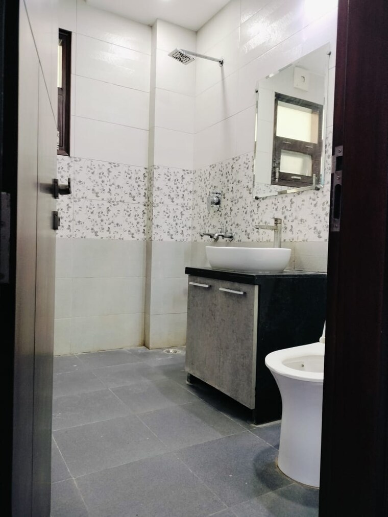 Bathroom, sector 105 2 Bedroom 1200 Sq.Ft. Builder Floor In Sector 105 Noida 9488473