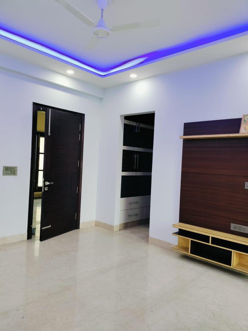 2 BHK Builder Floor For Rent in Sector 105