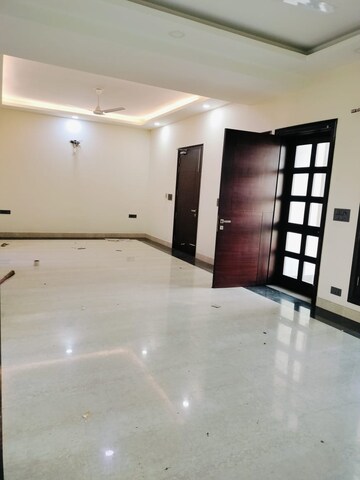 Room in 2 BHK Builder Floor at Sector 105 – for Rent