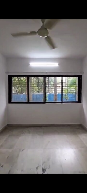 Room in 2 BHK Apartment at Andheri West – for Rent