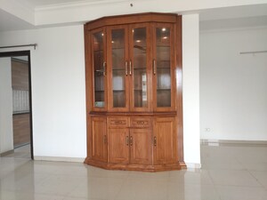 Room in 3 BHK Apartment at Sector 121 – for Rent