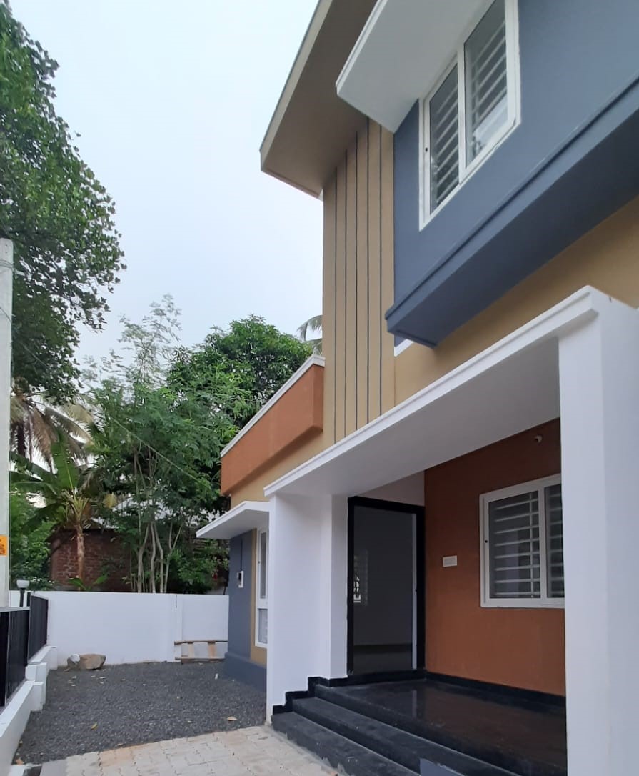 3 BHK + Pooja Room Independent House For Sale in Maradu