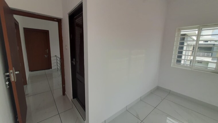 Room, maradu 3 Bedroom 2500 Sq.Ft. Independent House In Maradu Kochi 9488557