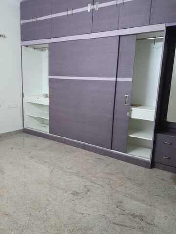 Room in 2 BHK Builder Floor at Koramangala – for Rent