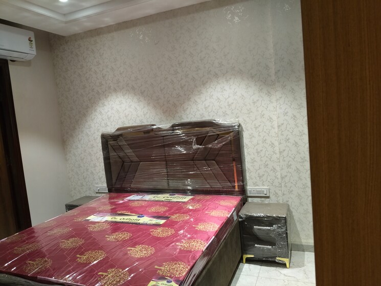 undefined, uptown-insignia 3 Bedroom 1950 Sq.Ft. Apartment In International Airport Road Zirakpur 9488731