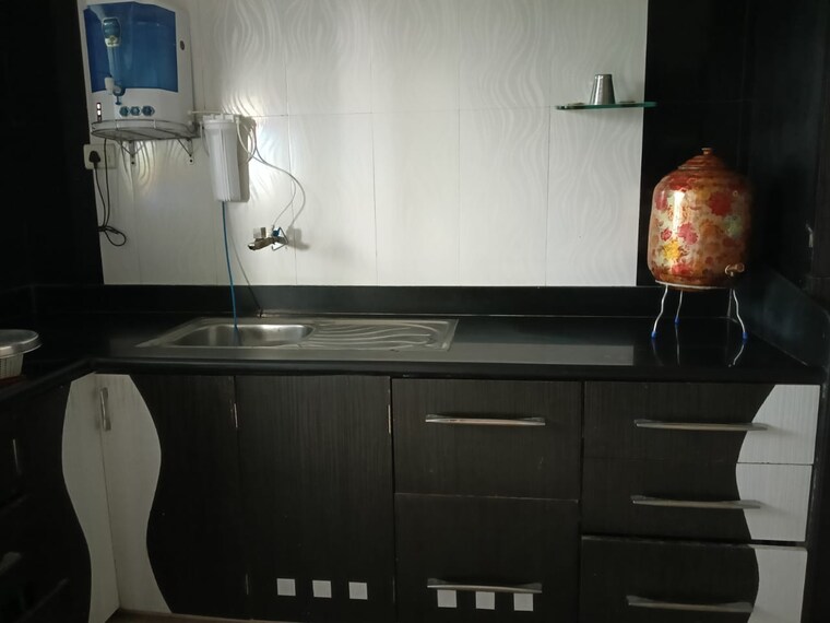Kitchen, naranpura 2.5 Bedroom 1500 Sq.Ft. Apartment In Naranpura Ahmedabad 9488760