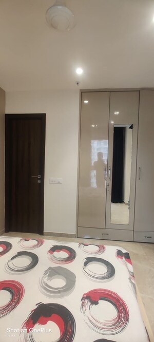 Room in 1 BHK Apartment at Hiranandani Regent Hill, Powai – for Rent