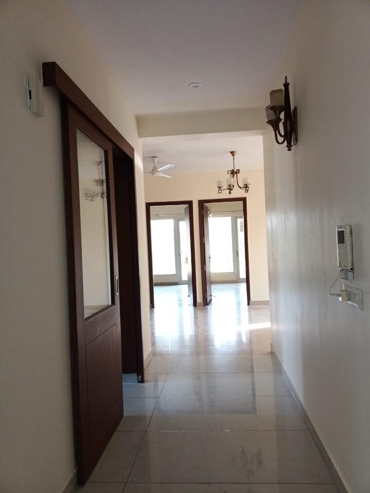 Room, kalkaji 4 Bedroom 320 Sq.Yd. Independent House In Kalkaji Delhi 9488840