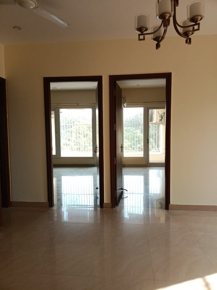 Room, kalkaji 4 Bedroom 320 Sq.Yd. Independent House In Kalkaji Delhi 9488840
