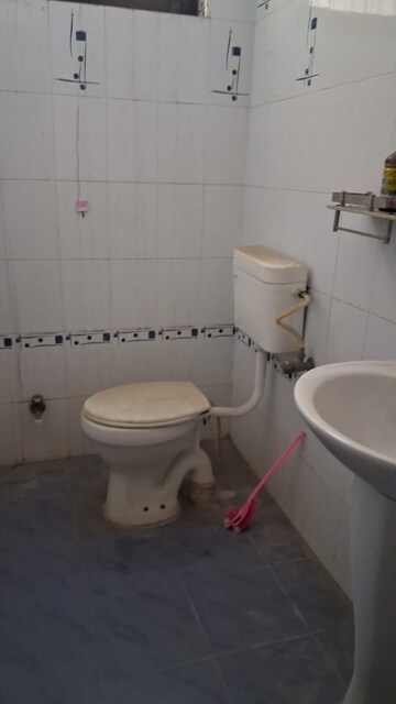 Master Bedroom in 2 BHK Villa at Aliganj Plaza, Aliganj – for Rent