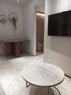 Bathroom in 1 BHK Apartment at Infinity Residences, Parel – for Sale