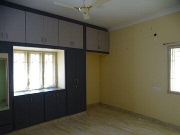 Room in 3 BHK Apartment at SR Homes Kukatpally, Kukatpally – for Rent