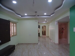 Room in 3 BHK Apartment at SR Homes Kukatpally, Kukatpally – for Rent
