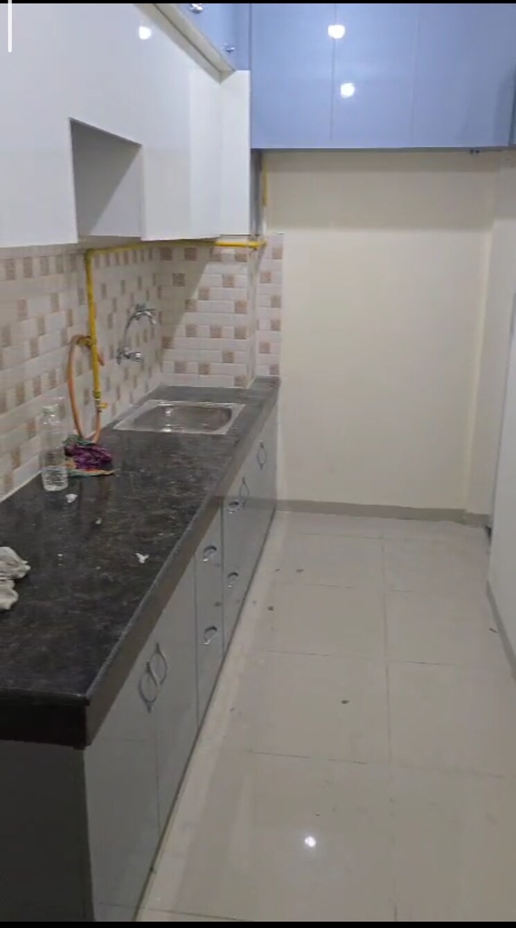 Bathroom, wave-dream-homes 2 Bedroom 808 Sq.Ft. Apartment In Wave City Ghaziabad 9488961