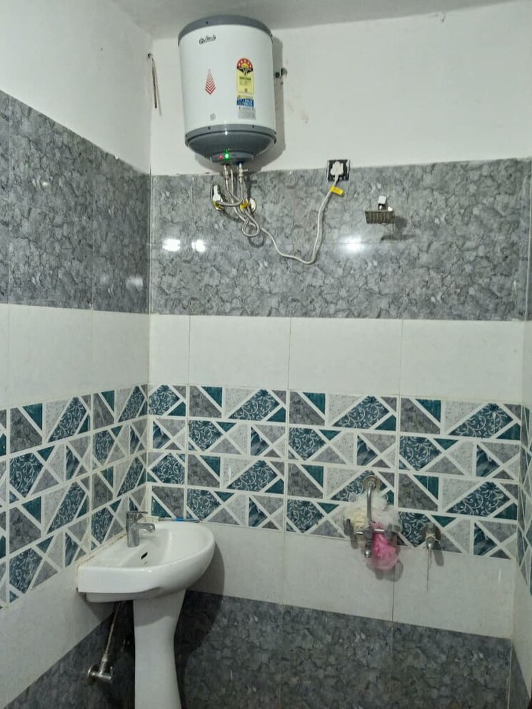 Bathroom, vip-ashiana-homes 2 Bedroom 1250 Sq.Ft. Builder Floor In Vip Road Zirakpur 9488906