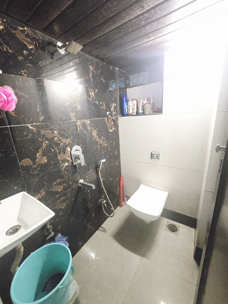 Attached Bathroom, shagun-arcade 3 Bedroom 1200 Sq.Ft. Apartment In Goregaon East Mumbai 9488990