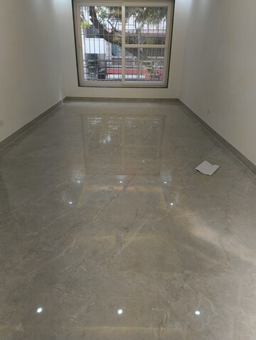 Room in 4 BHK Apartment at Vasant Kunj – for Sale