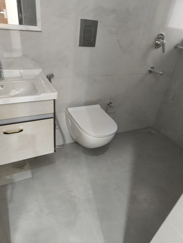 Bathroom, vasant kunj 4 Bedroom 2500 Sq.Ft. Apartment In Vasant Kunj Delhi 9489076