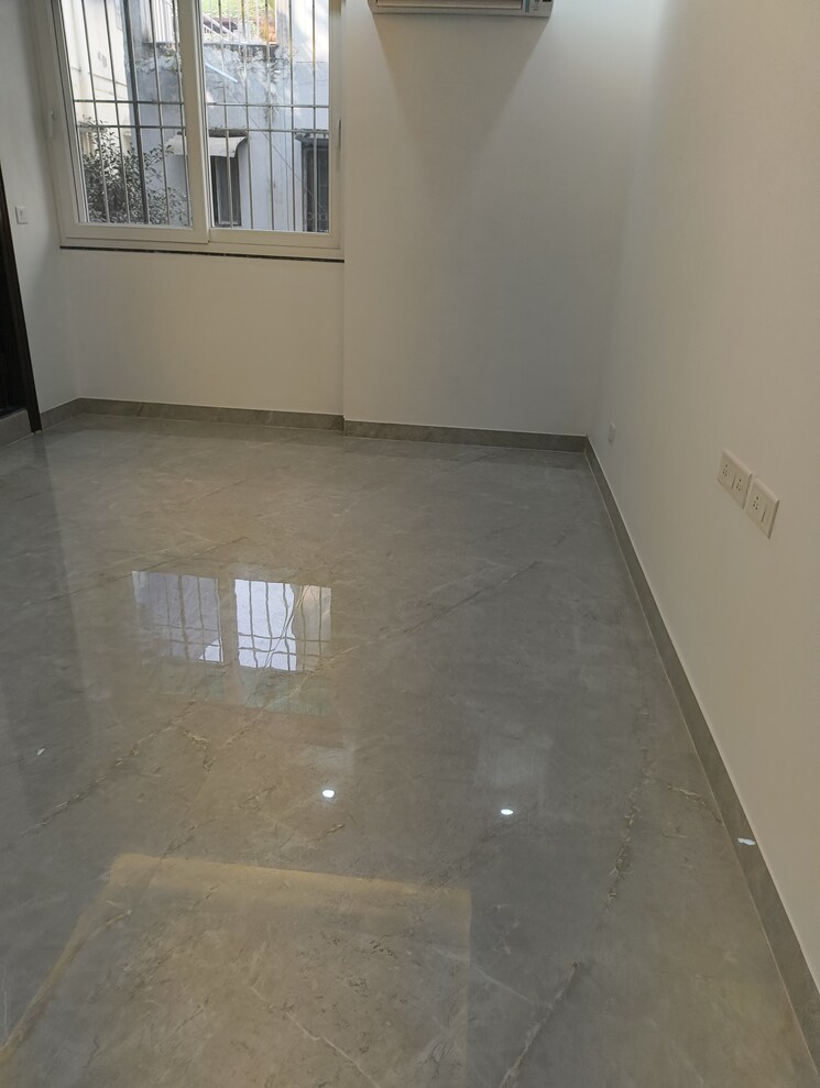 Room, vasant kunj 4 Bedroom 2500 Sq.Ft. Apartment In Vasant Kunj Delhi 9489076