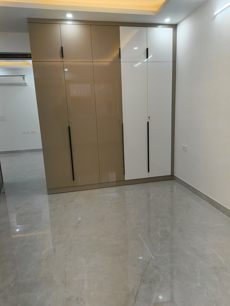 Room, vasant kunj 4 Bedroom 2500 Sq.Ft. Apartment In Vasant Kunj Delhi 9489076