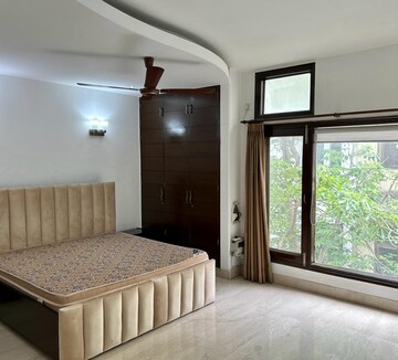 Bedroom in 2 BHK Builder Floor at Sushant Lok I – for Rent