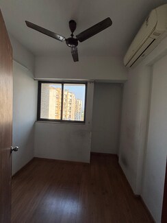 1.5 BHK Apartment For Sale in Lodha Lakeshore Greens