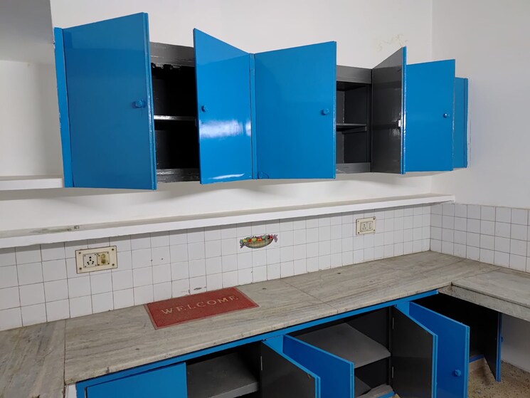 Kitchen, safdarjung enclave 3 Bedroom 200 Sq.Yd. Builder Floor In Safdarjung Enclave Delhi 9489088