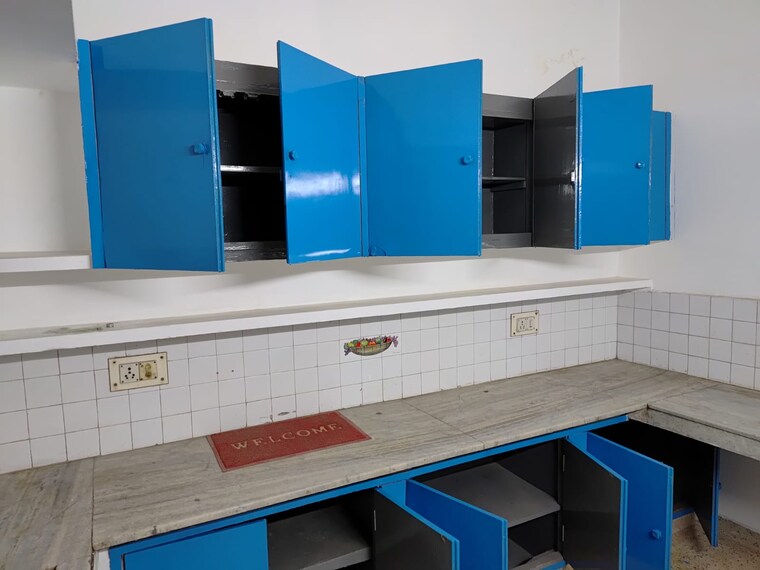 Kitchen, safdarjung enclave 3 Bedroom 200 Sq.Yd. Builder Floor In Safdarjung Enclave Delhi 9489088