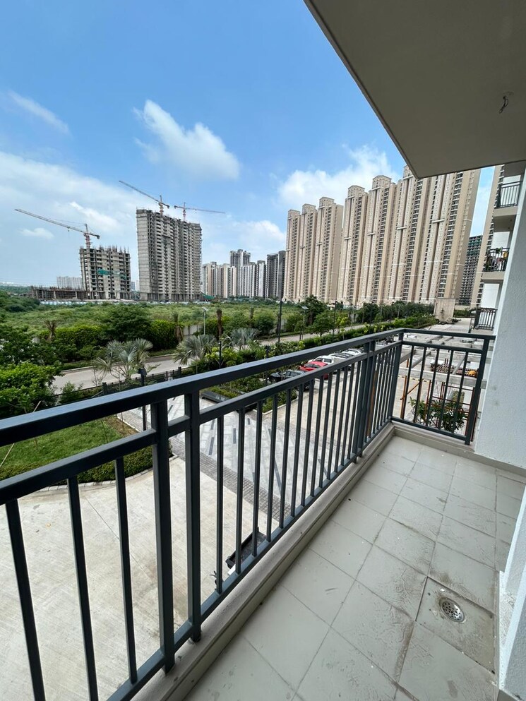 Balcony, eldeco-live-by-the-greens 3 Bedroom 1404 Sq.Ft. Apartment In Sector 150 Noida 9489127