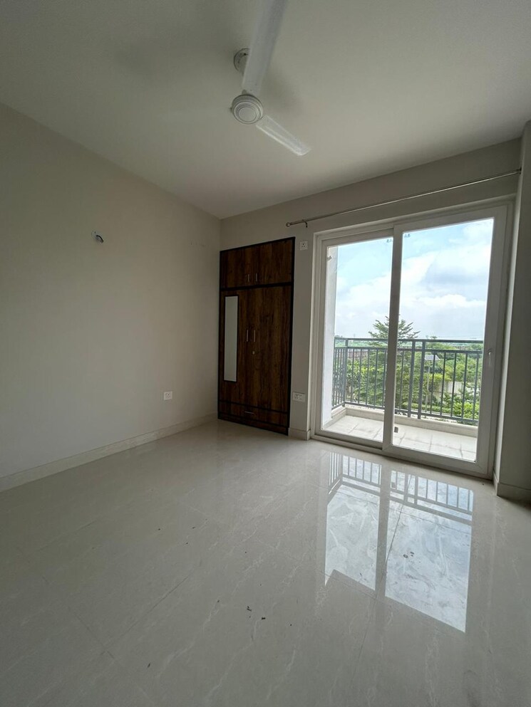 Room, eldeco-live-by-the-greens 3 Bedroom 1404 Sq.Ft. Apartment In Sector 150 Noida 9489127