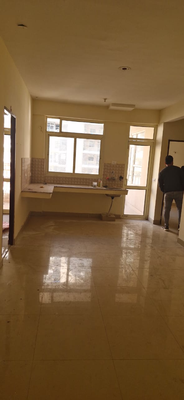 3.5 BHK + Study Room Apartment For Sale in BPTP Park Grandeura