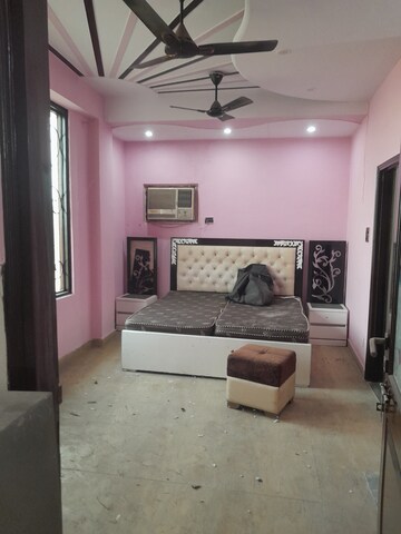 Furnished Amenities in 2 BHK Builder Floor at Rohini Sector 11 – for Sale