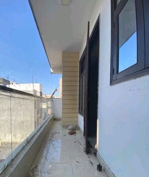 Balcony in 1 BHK Builder Floor at Palm Residency Chhatarpur, Chattarpur – for Rent