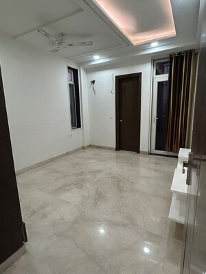 Room in 3 BHK Builder Floor at Sector 47 – for Sale