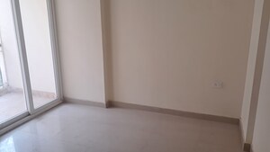 Room in 3.5 BHK Apartment at Amrapali Leisure Park, Amrapali Leisure Valley – for Sale