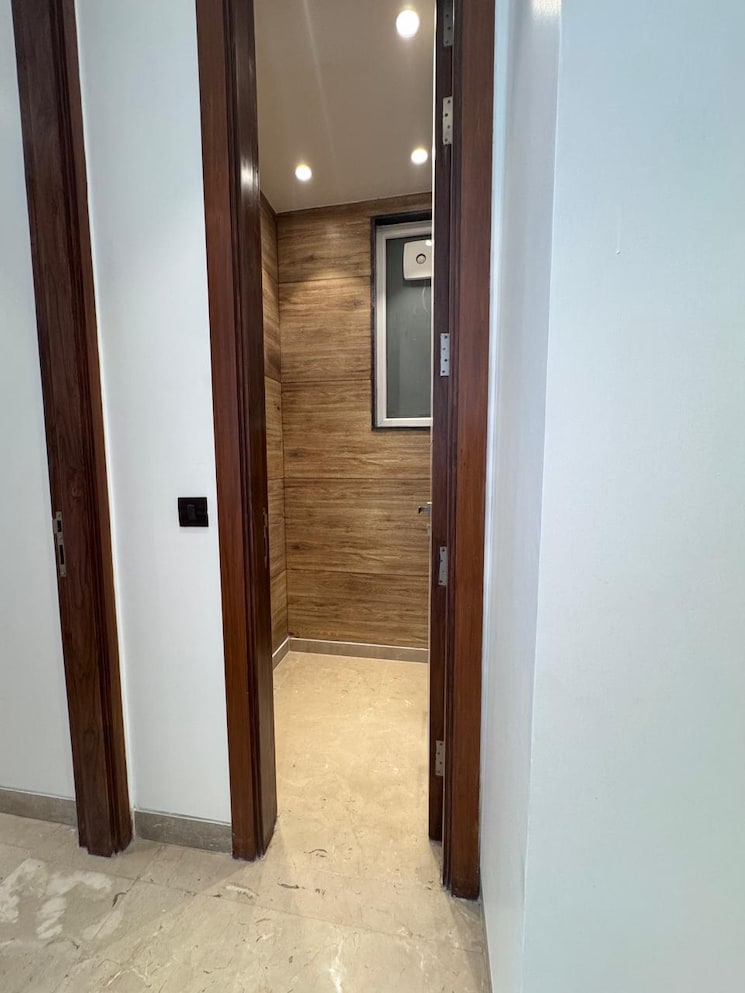 Room, panchsheel enclave 3 Bedroom 265 Sq.Yd. Builder Floor In Panchsheel Enclave Delhi 9489267