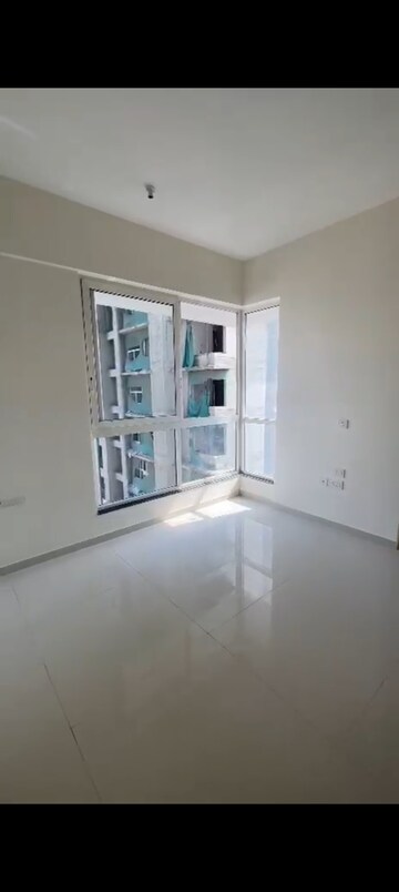 Room in 1.5 BHK Apartment at Sheth Zuri, Laxmi Nagar – for Rent