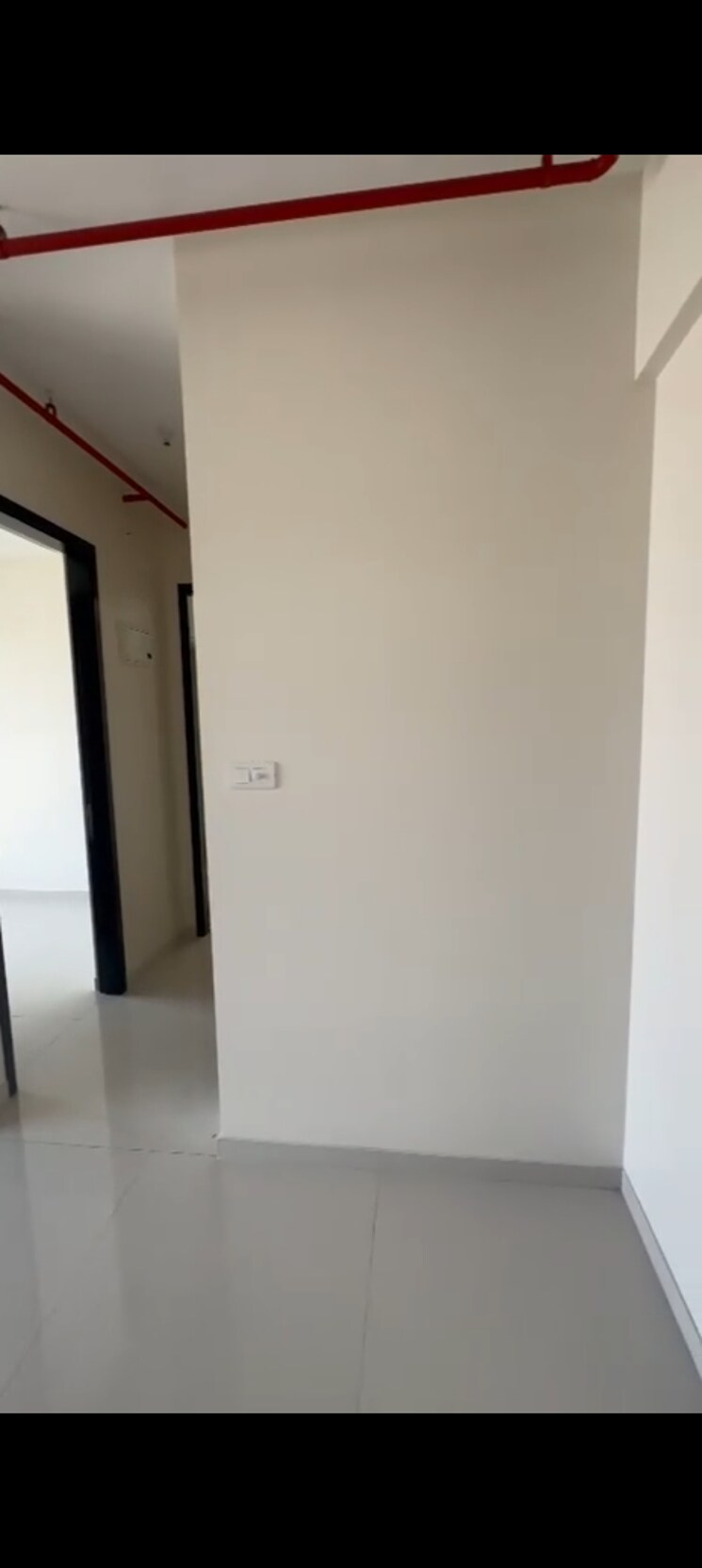 Room, sheth-zuri 1.5 Bedroom 600 Sq.Ft. Apartment In Laxmi Nagar Thane 9489279