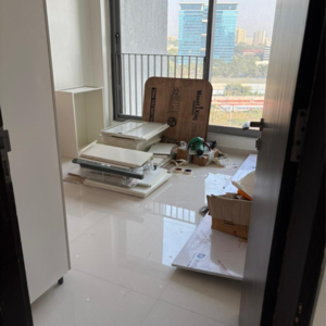 Team Area in 2 BHK Apartment at Green View Goregaon, Gokuldham Colony – for Sale