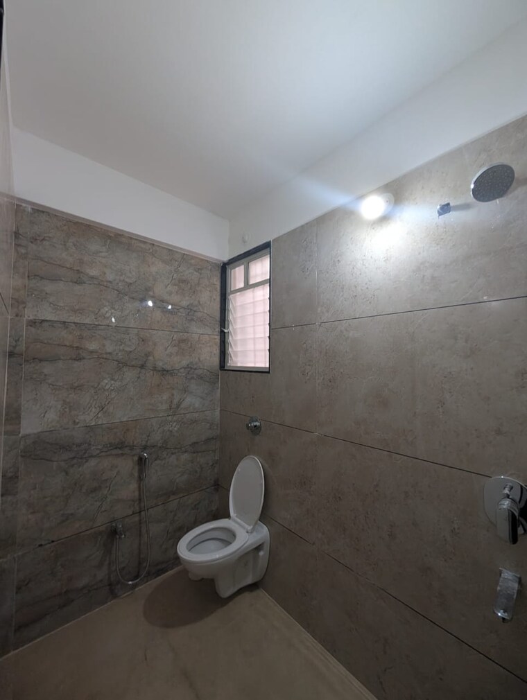 Bathroom, wakad 2 Bedroom 850 Sq.Ft. Apartment In Wakad Pune 9489300