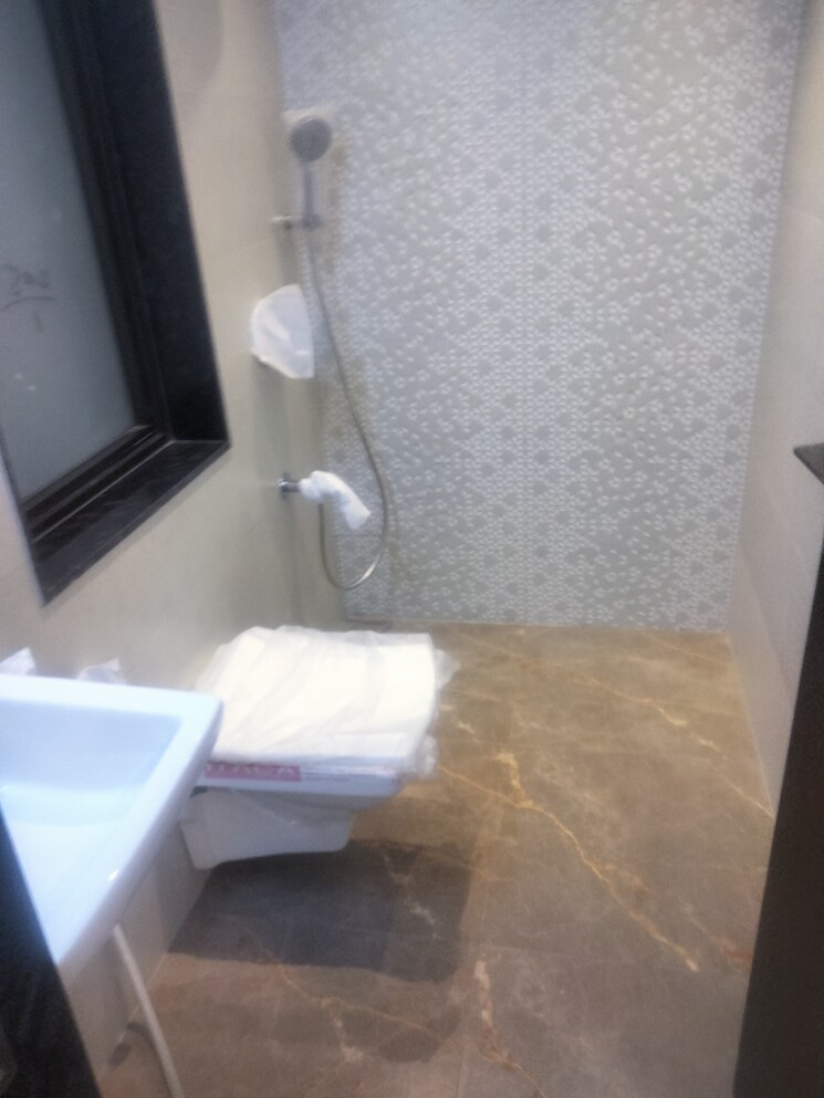 Bathroom, omkar-signet 1 Bedroom 350 Sq.Ft. Apartment In Malad East Mumbai 9489304